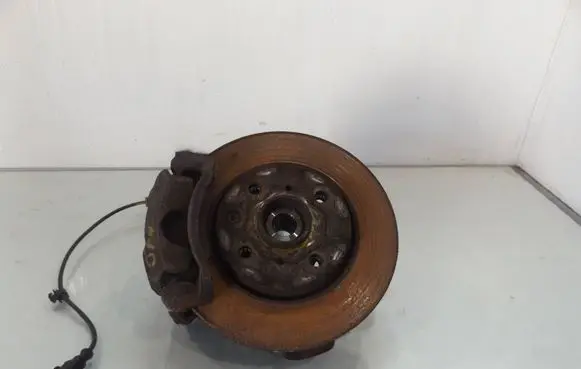Toyota Aygo AB10 Front wheel hub spindle knuckle 