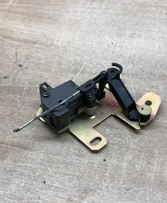 Volkswagen Touareg I Tailgate boot lock/latch motor 7L6827425