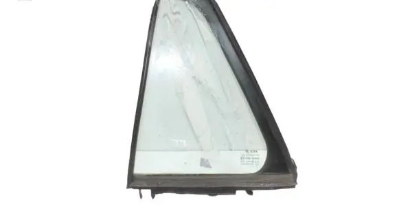 Toyota Avensis T270 Rear vent window glass 6818905070