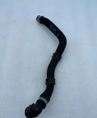 Mercedes-Benz SL AMG R231 Engine coolant pipe/hose A2315001175
