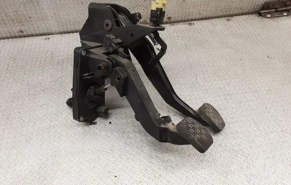 Mercedes-Benz A W169 Pedal assembly A1692900901