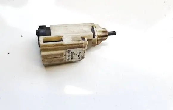 Audi A4 S4 B7 8E 8H Brake pedal sensor switch 8e0927189b 19322005