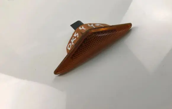 Ford Mondeo Mk III Front fender indicator light