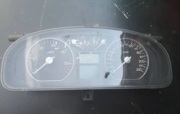Renault Laguna II Speedometer (instrument cluster) 6K1YML42 8200218888 501018B80079