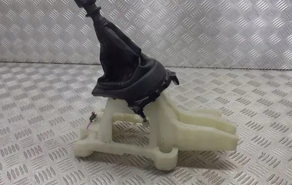 Mitsubishi Outlander Gearbox retarder lever 