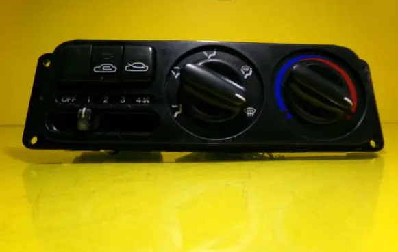 Hyundai Accent Climate control/heater control trim 