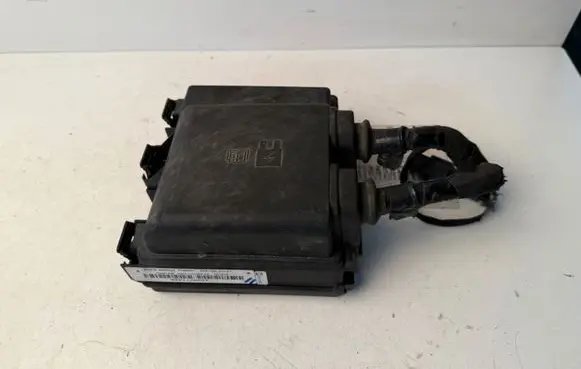 Ford Focus Fuse module JX6T14D068AE 6SDBC0DF 9581136907