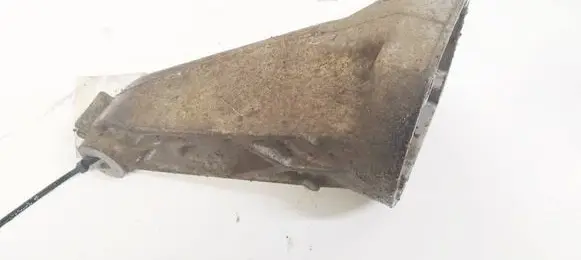 Mercedes-Benz C W203 Engine mounting bracket
