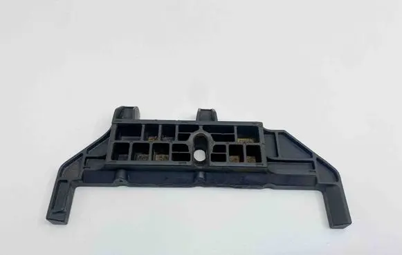 Battery bracket