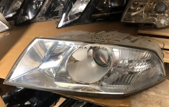 Skoda Octavia Mk2 (1Z) Headlight/headlamp 1z1941015b