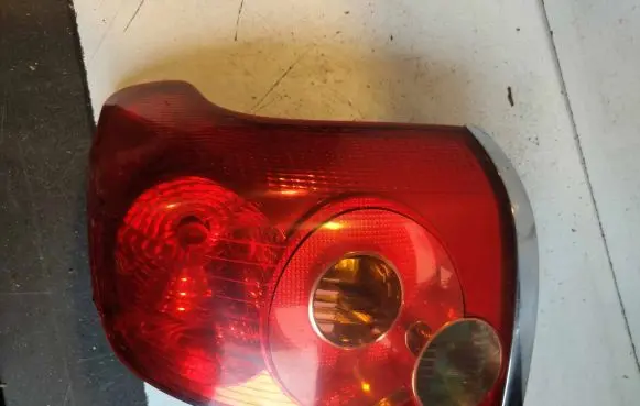 Toyota Avensis T250 Rear/tail lights RS102