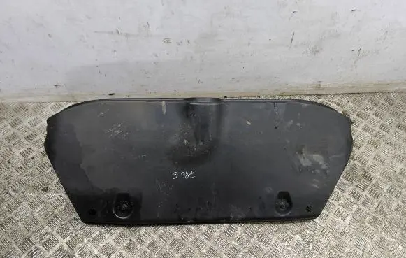 Rear underbody cover/under tray