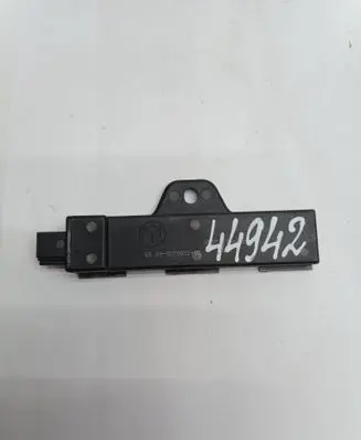 BMW i3 Keyless system antenna 9220832 6520922083202