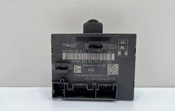 Volkswagen PASSAT B8 Door control unit/module 5Q0959595B