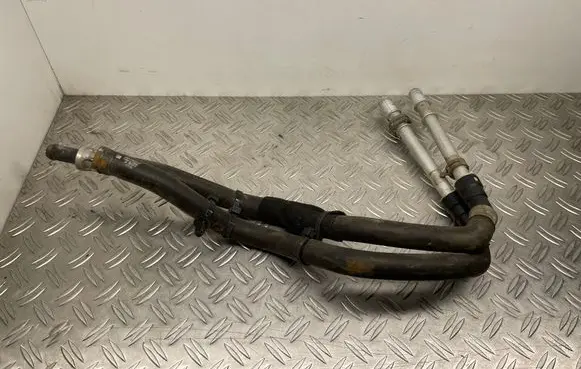 Engine coolant pipe/hose