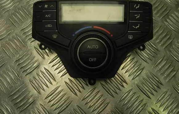 Hyundai i30 Climate control unit 972502L600 Y715