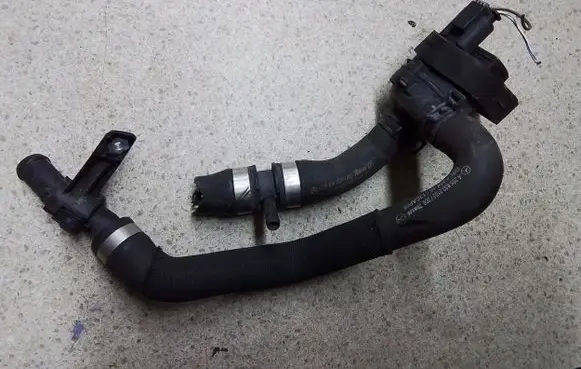 Mercedes-Benz C W205 Engine coolant pipe/hose A2058302102 A2058301202 A2118350364