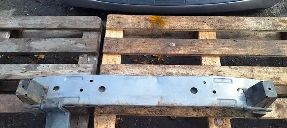 Nissan X-Trail T30 Front bumper cross member