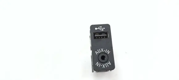 BMW 1 F20 F21 AUX in-socket connector 9229246