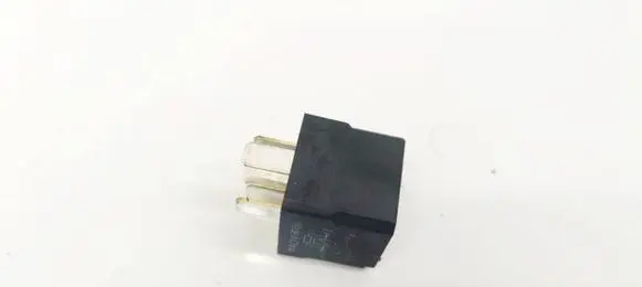 Opel Insignia A Other relay 13500119