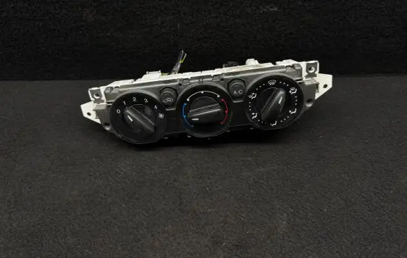 Ford Focus Climate control unit 7M5T19980AA