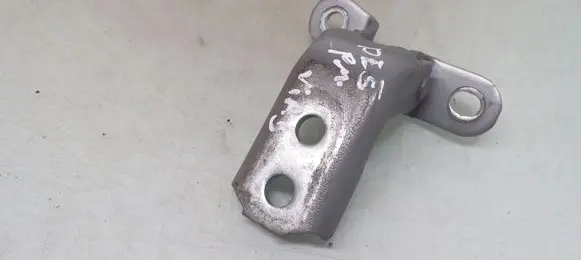 Toyota Auris E180 Front door upper hinge