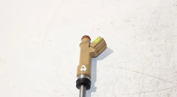 Toyota Auris 150 Fuel injector 232500T030