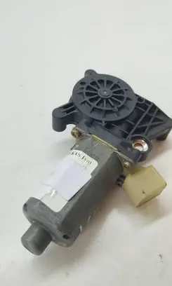 Mercedes-Benz C W202 Front door window regulator motor 0130821708