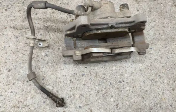 Volvo XC90 Front brake caliper 31381442