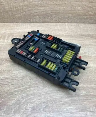 BMW 3 F30 F35 F31 Fuse module 9261110 10688710