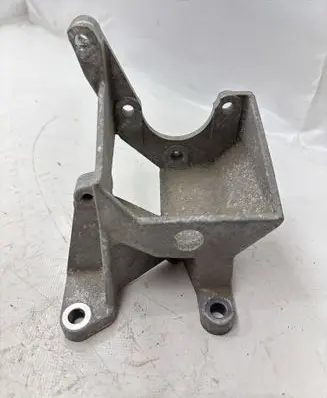 Subaru Outback (BS) Generator/alternator bracket 