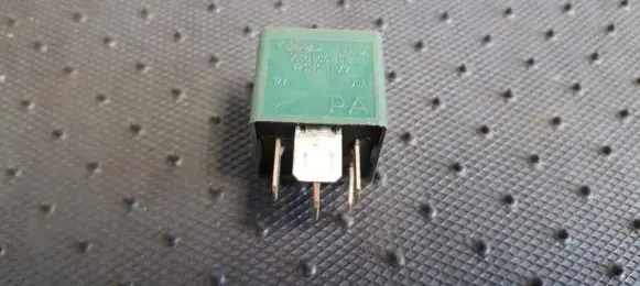 Ford Mondeo MK II Other relay 95BG8C616E1B V23134-A1-X9