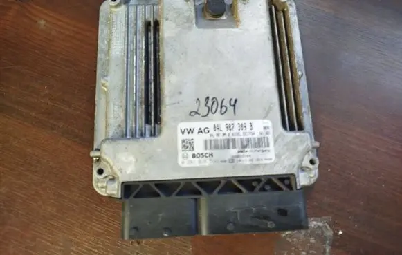 Skoda Octavia Mk3 (5E) Engine control unit/module 04L907309B 0281018510