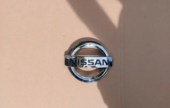 Nissan Leaf II (ZE1) Manufacturer badge logo/emblem 628903VA2A