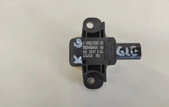Mercedes-Benz GLE AMG (W166 - C292) Airbag deployment crash/impact sensor A1668210351 56054084AA 151218