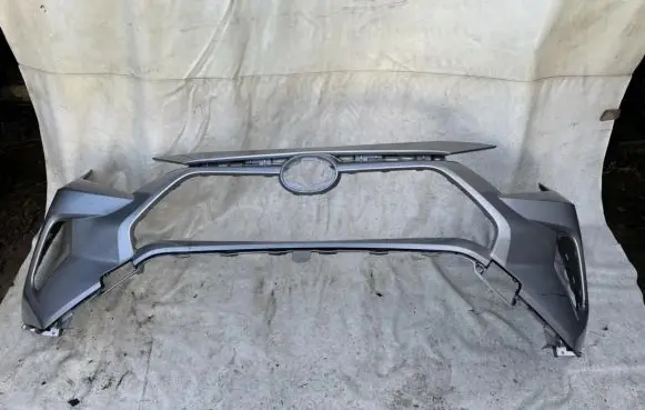 Toyota Prius (XW50) Front bumper