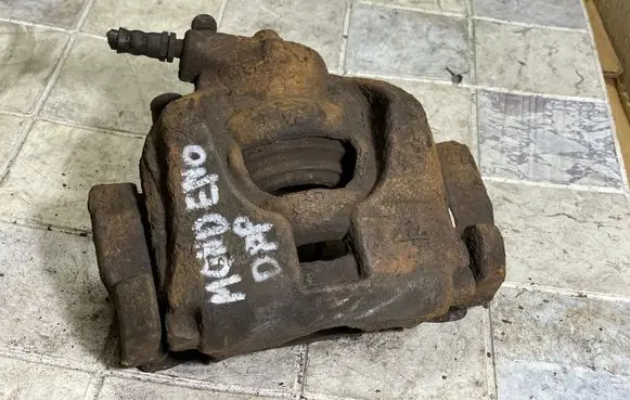 Ford Mondeo MK IV Front brake caliper
