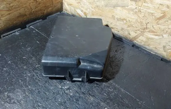 Battery box tray