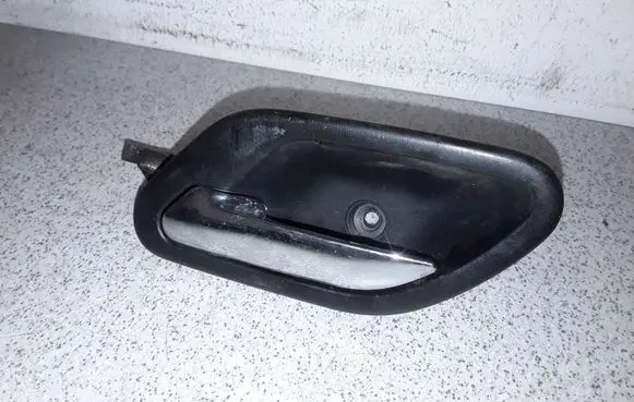 BMW 5 E39 Front door interior handle 8226049