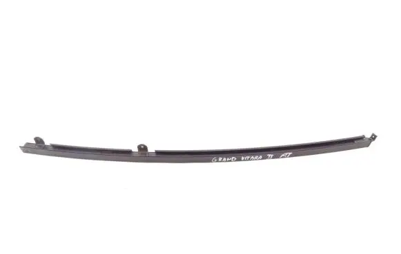 Suzuki Grand Vitara II Door glass rail 