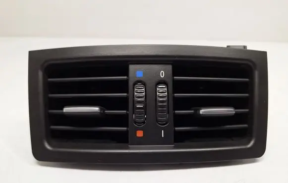 BMW 5 E60 E61 Rear air vent grill 9112207 64229112207