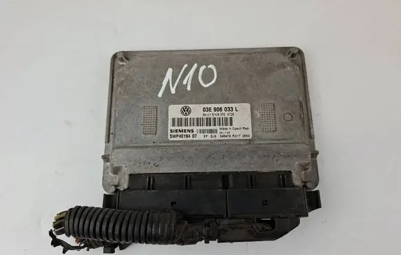 Volkswagen Polo Engine control unit/module 03E906033L