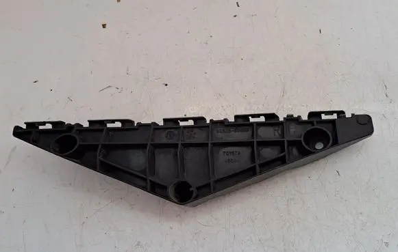 Toyota Avensis T270 Front bumper mounting bracket 5253505040