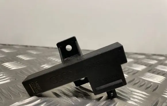 Audi A7 S7 4G Keyless (KESSY) go control unit/module 8K0907247