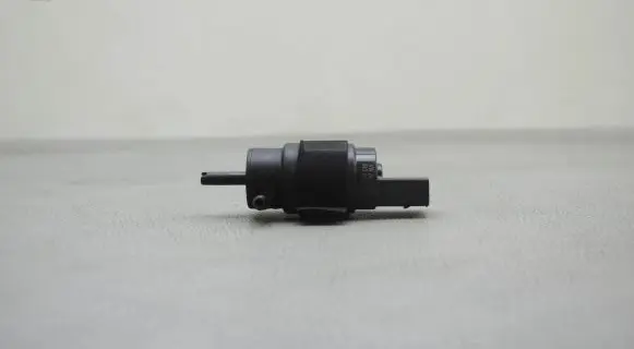 Audi A4 S4 B8 8K Windscreen/windshield washer pump 8K5955647