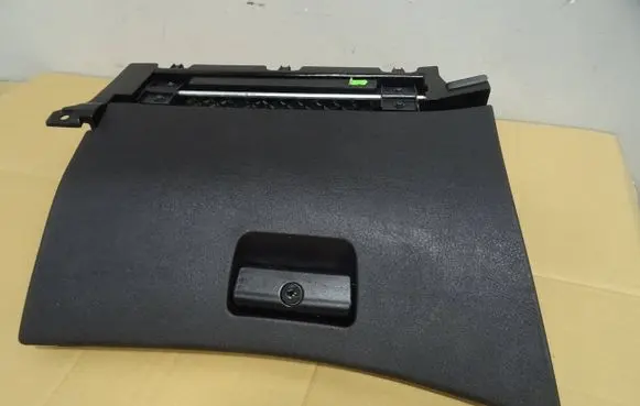 BMW 3 E46 Glove box