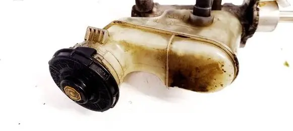 Honda Accord Brake fluid reservoir 