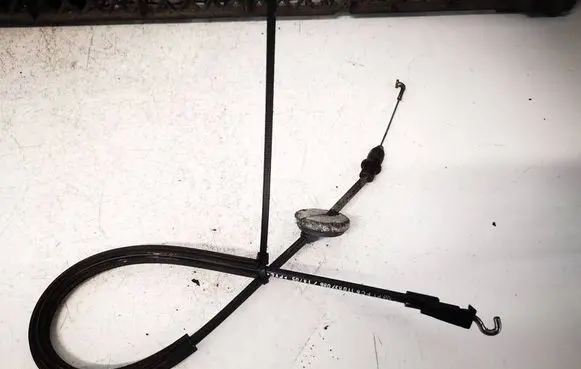 Volkswagen Touran I Front door cable line 1T0837086