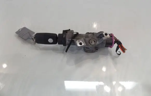 Volkswagen Polo IV 9N3 Ignition lock 4B0905851Q