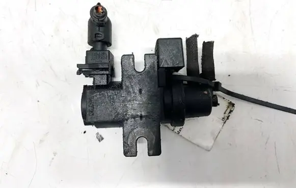 BMW 5 E60 E61 Turbo solenoid valve 70057900 7796634